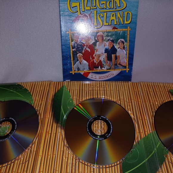 Gilligan’s Island First Complete Season DVD Set - Picture 3 of 7